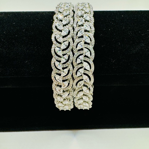 Cubic Zirconia Bracelet Size 2.8 - Picture 1 of 3